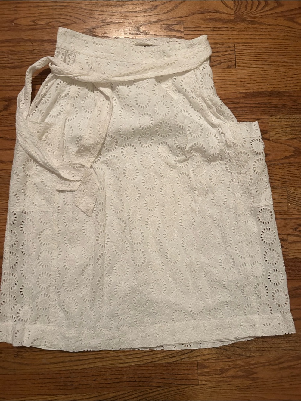 Lilly Pulitzer Women’s 2 Summery Beachy White Cotton Skirt W/ Eyelet Details